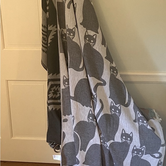 Cat’s Meow Wrap Towel Black + White Loom Weave Organic Cotton Hand Tied Tassels - Picture 13 of 15